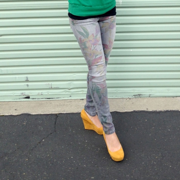 Level 99 Janice Ultra Skinny in Moon size 26 - Picture 3 of 7